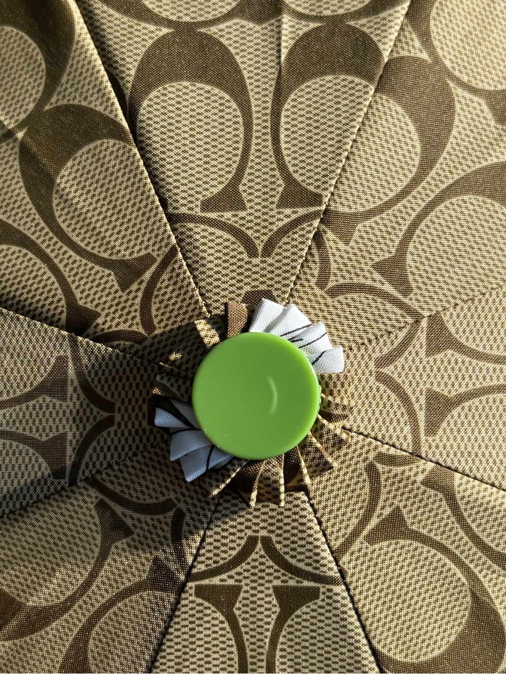 NWT ✨Rare Vintage Coach Signature C Daisy Umbrella (Green/Khaki)✨ - Picture 8 of 16
